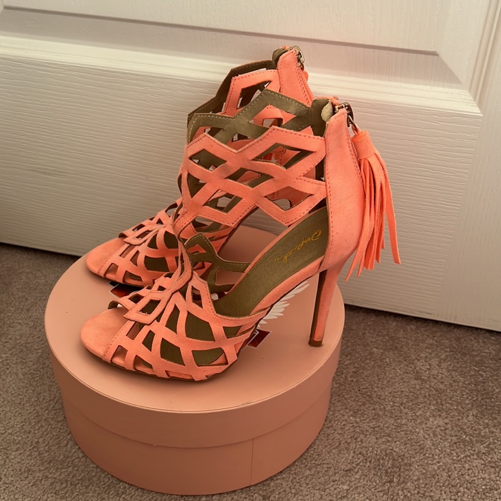 Beautiful heels - Picture 4 of 6